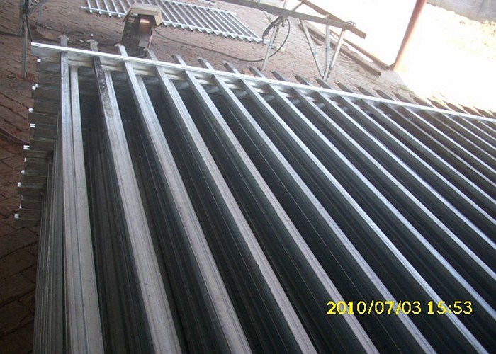 Decorative Wall Square Tubing Fence , Easily Assembled Galvanized Tube