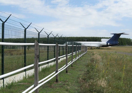 Outdoor Garden 50mm*200mm Welded Wire Mesh Fence