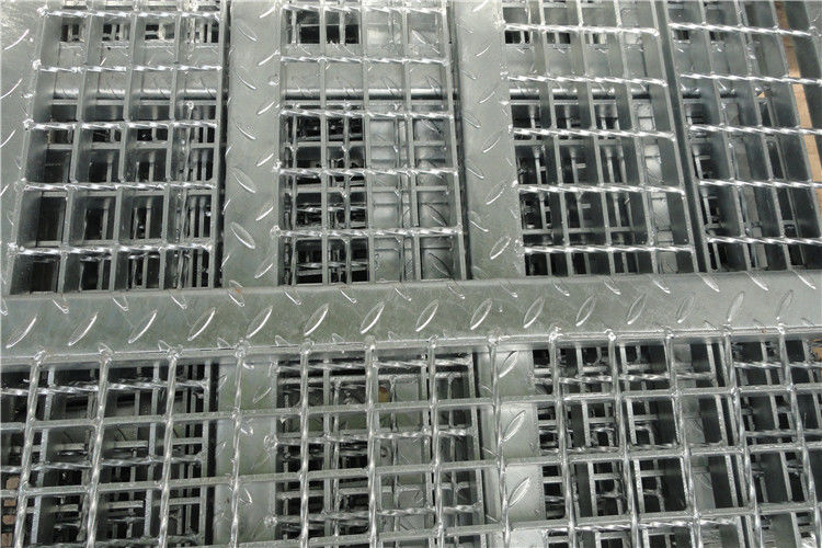 Steel Grating Hot Dip Galvanized Expanded Metal Stair Tread Grating