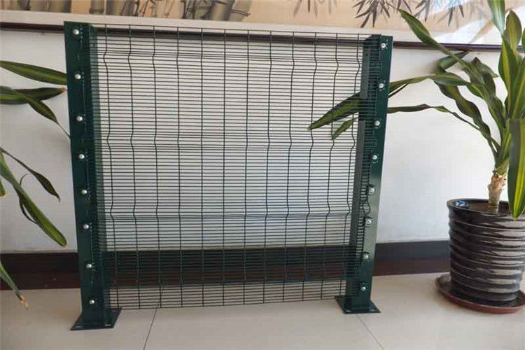 Metal Welded 358 Anti Climb Fence Anti Theft Residential Clearvu Fencing 1.1m-2.1m