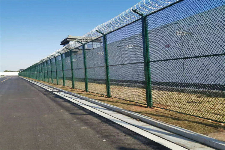Factory Supply Diamond Galvanized Razor Barbed Fence Mesh For Security